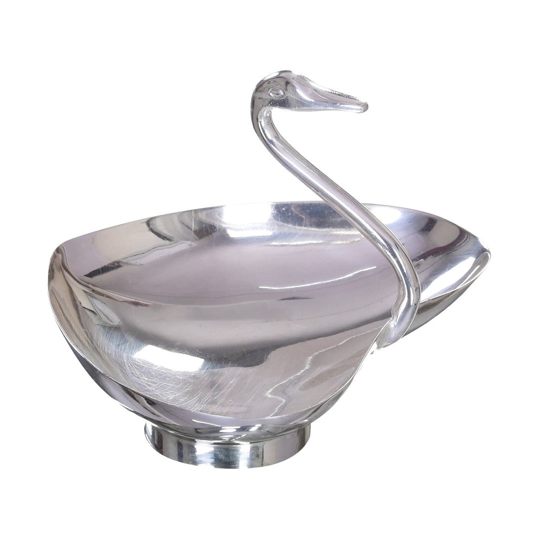 Heart Swan Bowl is a heart-shaped silver bowl that lifts a swan&