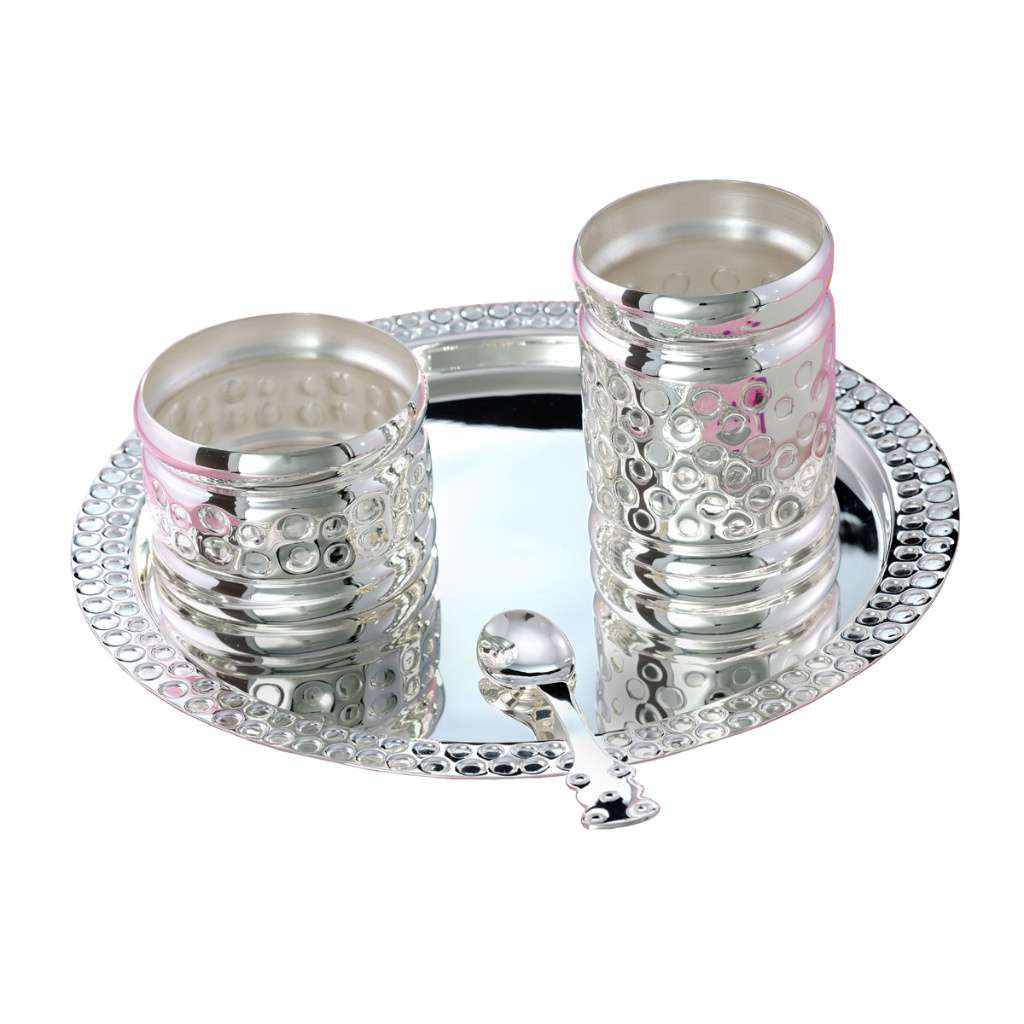 Baby Gift Set Dots runs a bold dot pattern across two silver tumblers and a spoon