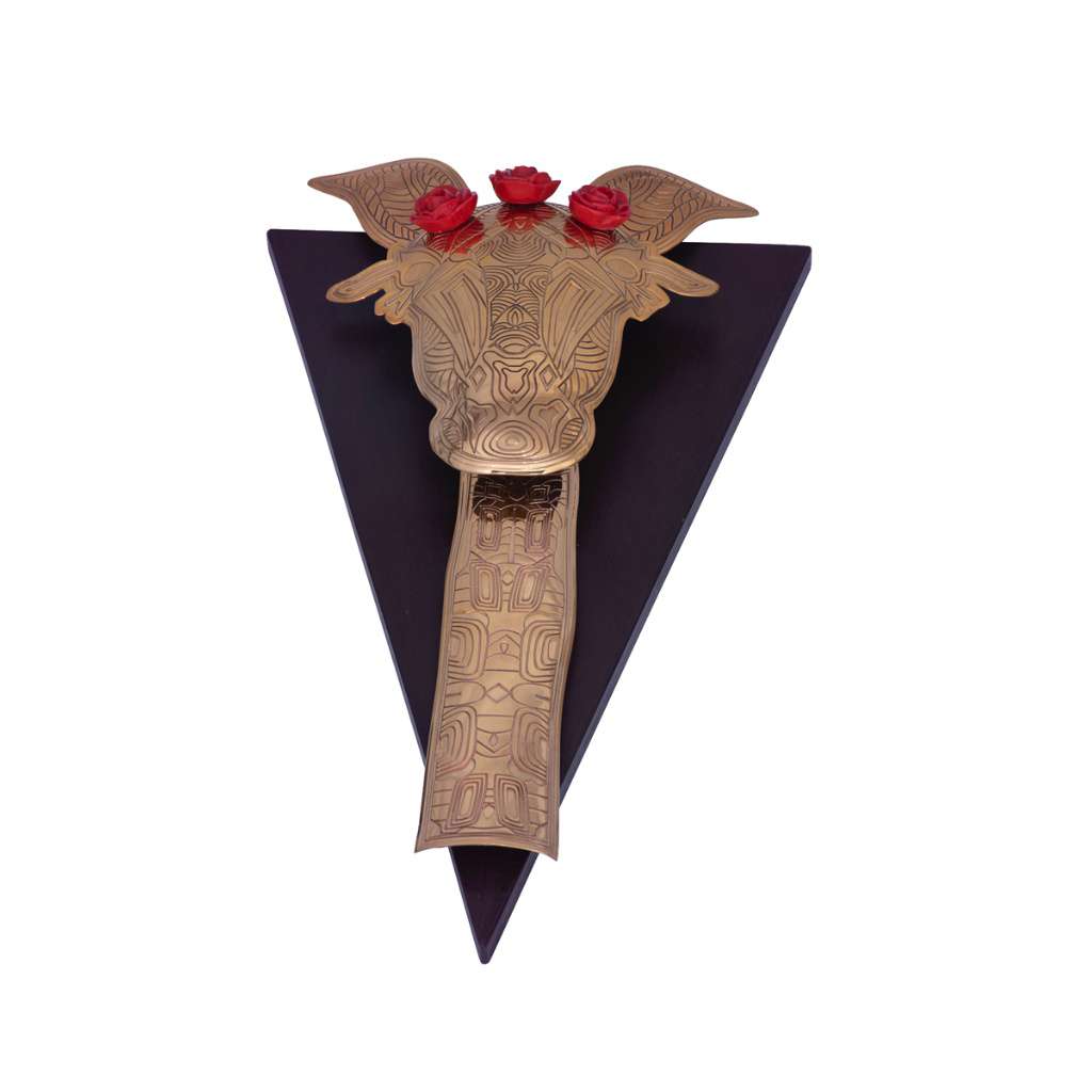 Wall Art Lady Ziraf is a silver wall art piece shaped like a giraffe head, mounted on an inverted triangular black wood plaque - white background