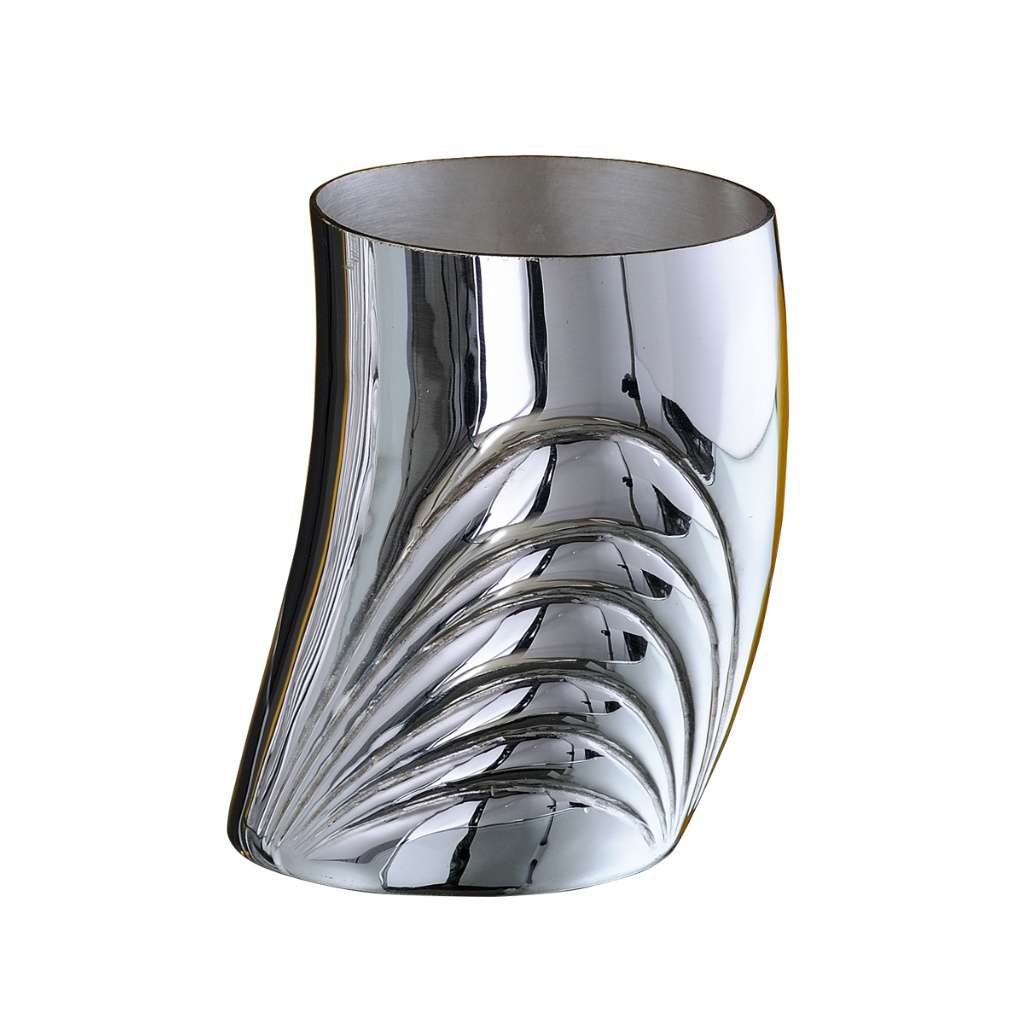 Glass Elegence sweeps a fan of raised ribs up one side of this silver tumbler like a shell caught mid-motion, curving gently at the base - white background