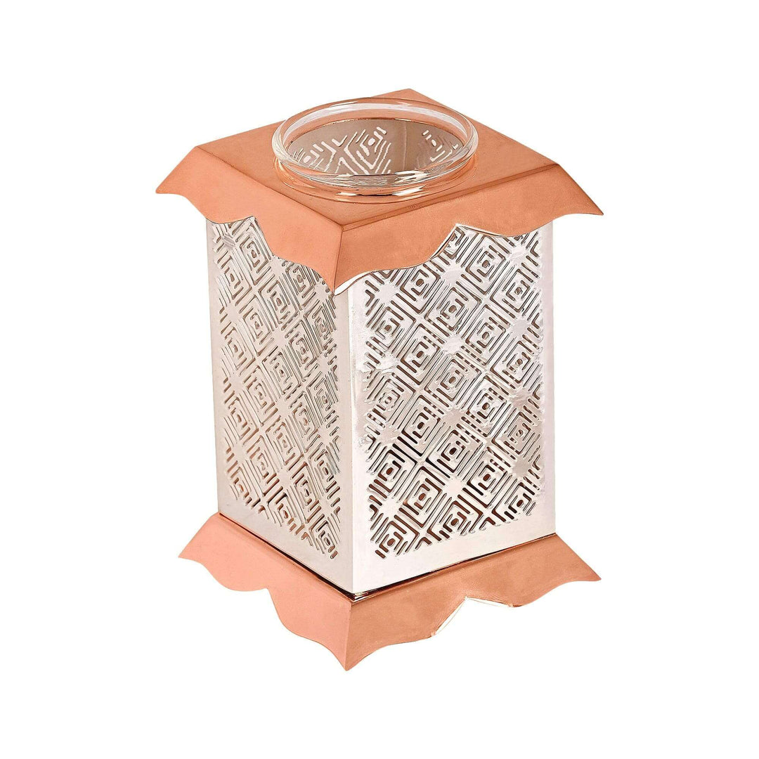 Signature Oil Burner Square frames the diamond-etched panels of a silver oil burner in a square lantern shape - white background