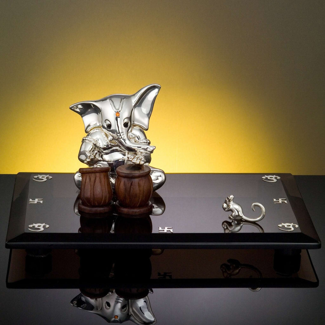 Ganesh Tabla catches a sterling silver Ganesha idol mid performance – Large
