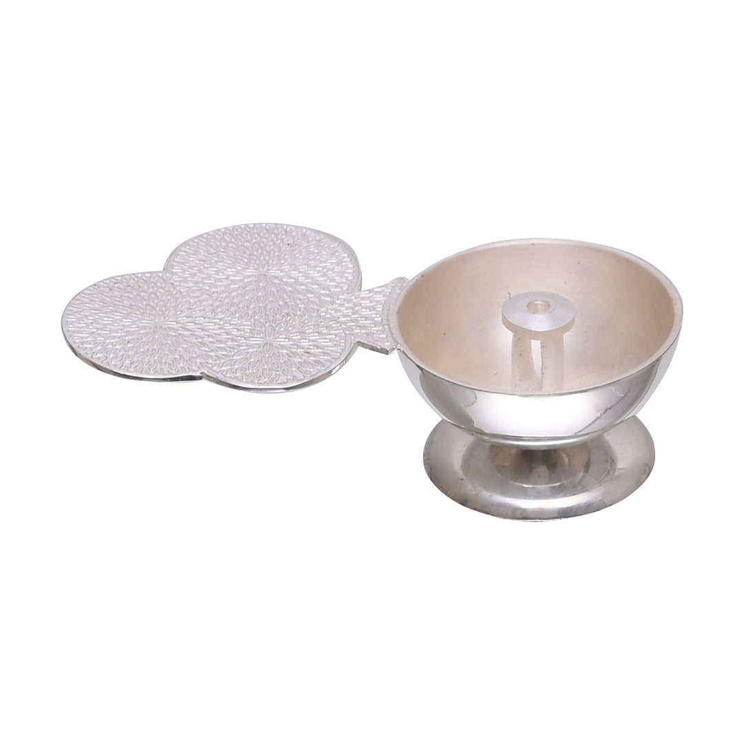 Diya Leela is a silver diya that joins two pieces on one flat handle – Small