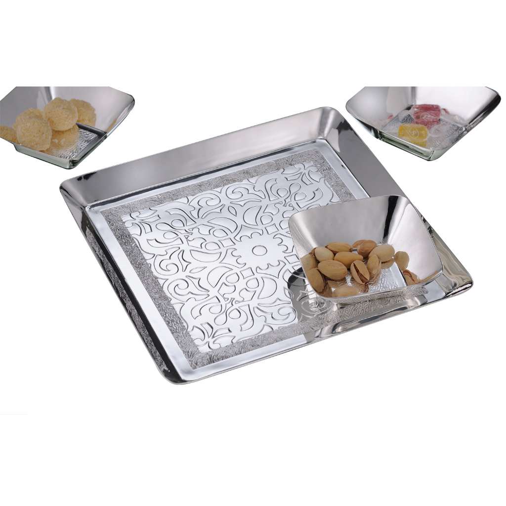 Tray Fusion With Four Bowls engraves a medallion pattern at the centre of this silver tray, paired with four square bowls for nuts - white background