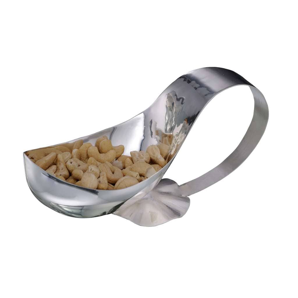 Bowl Alladin tops the curved, gondola-shaped body of this silver bowl with a large loop handle finished with a small fan detail – Small