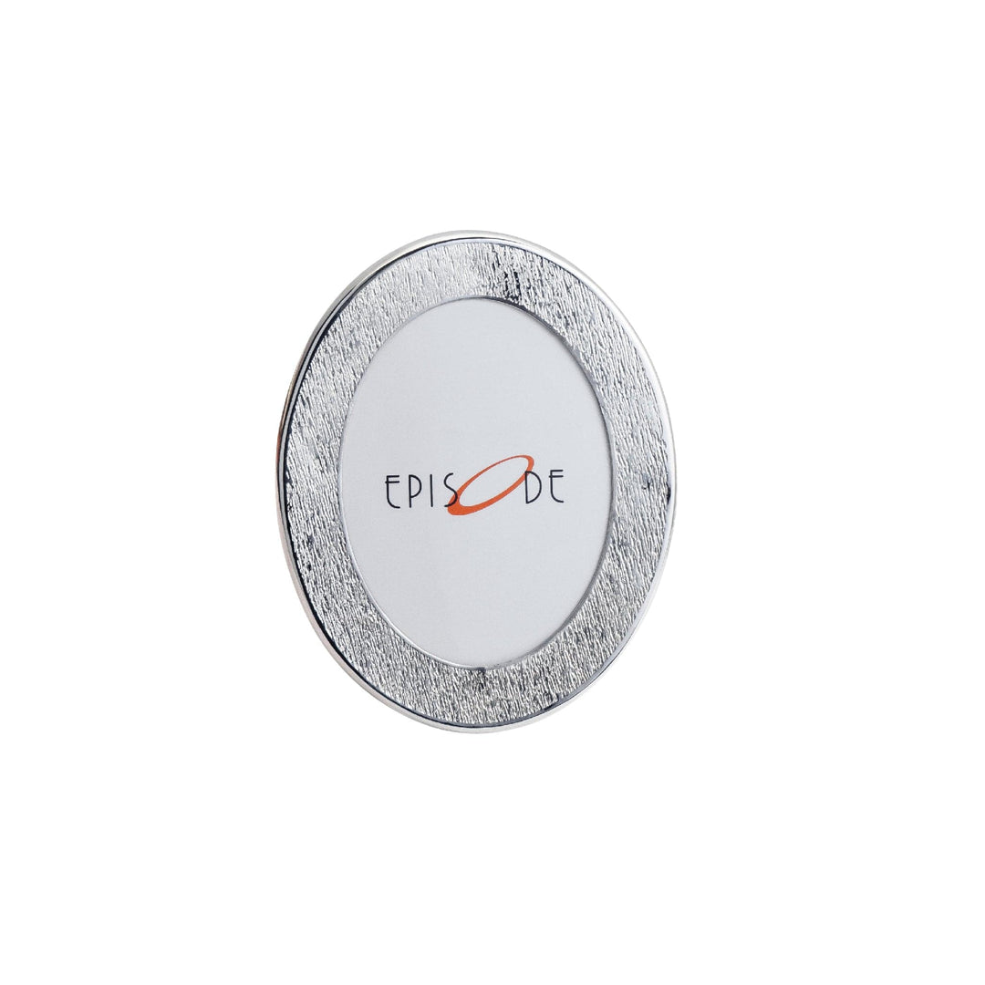 Photo Frame Oval Rice is a silver frame with a finely etched, rice-grain texture wrapped around an oval opening, giving it a soft – Small